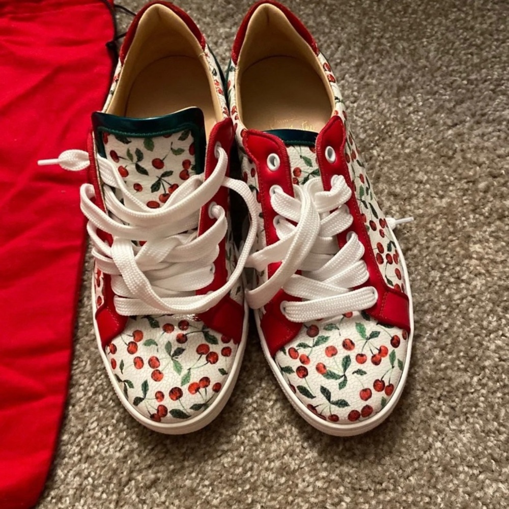 Christian louboutin sneakers 37.5